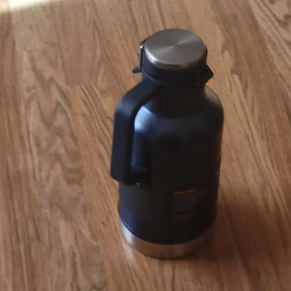 Stanley Easy-Pour Vacuum Growler 64oz Stainless Steel Double Wall Insulated New